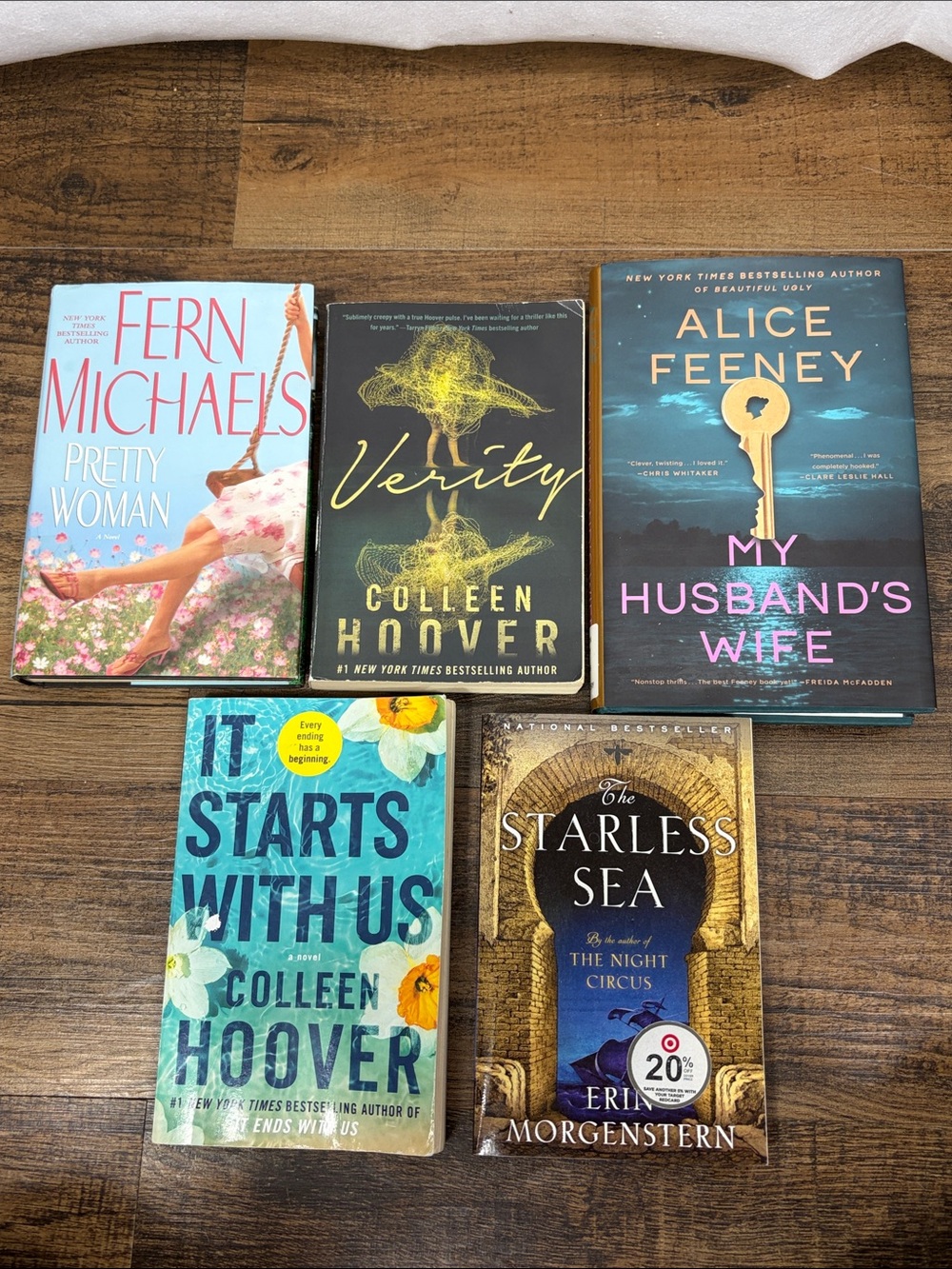 Book Bundle- Colleen‎ Hoover, Alice Feeney.